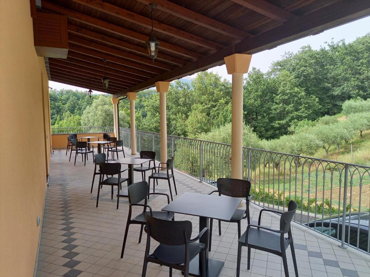 Hotel Ristorante Villa Terry Lauria Inferiore Exterior foto