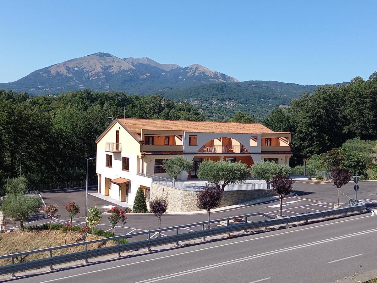 Hotel Ristorante Villa Terry Lauria Inferiore Exterior foto
