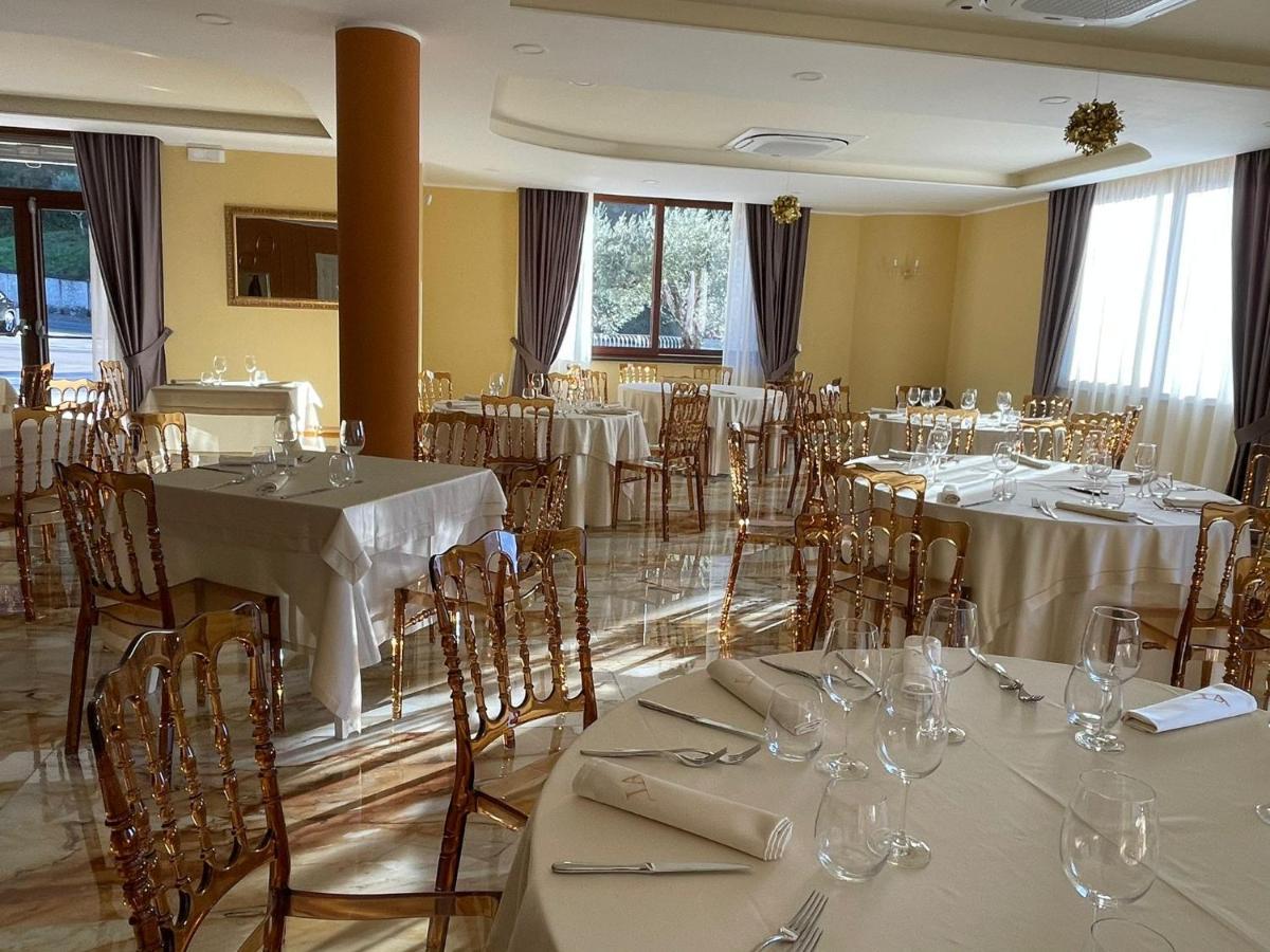 Hotel Ristorante Villa Terry Lauria Inferiore Exterior foto